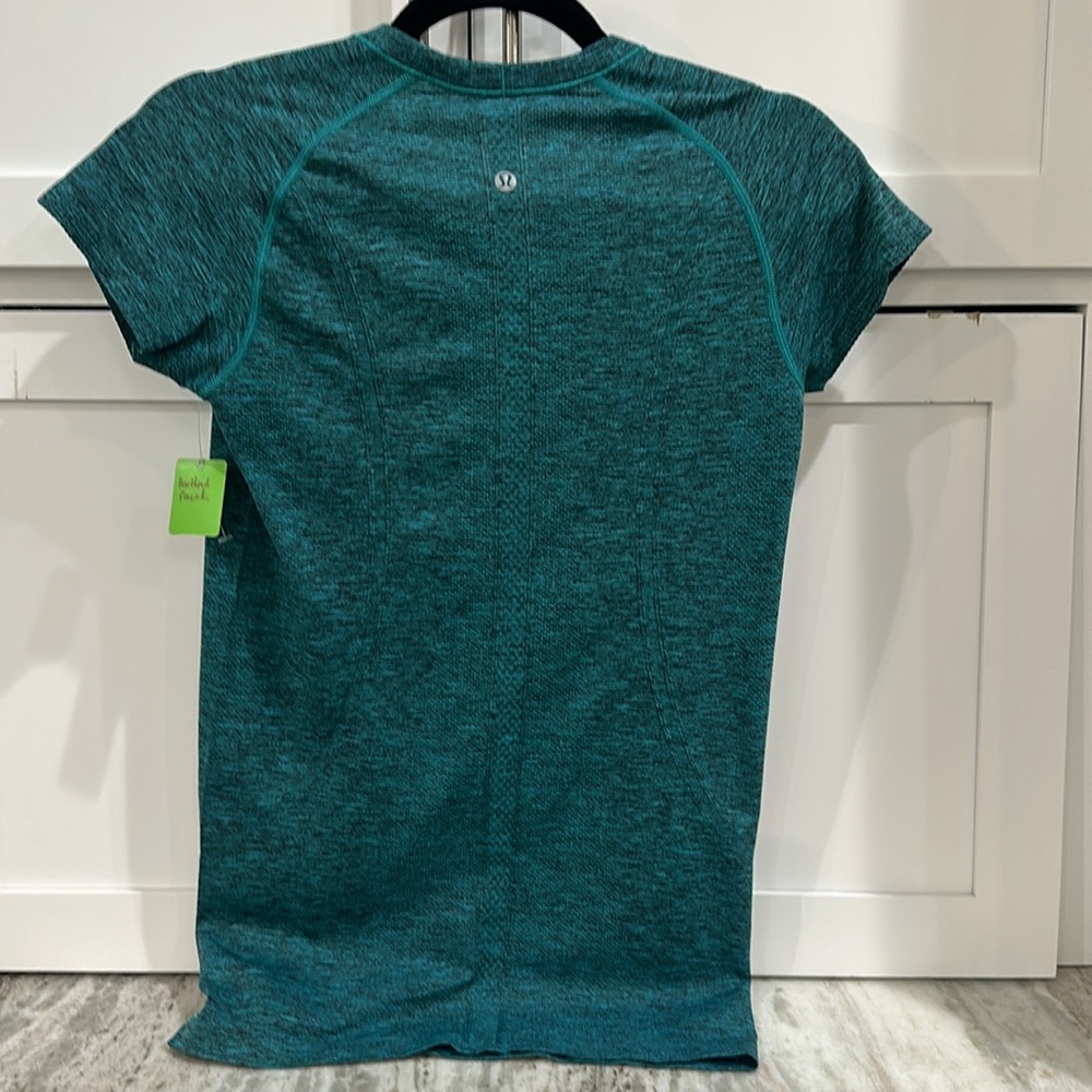 (6079) Lululemon Run: Swiftly Tech Short Sleeve C… - image 7